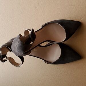 Kurt Geiger London Grey brown suede classic pump  size 39 (US 8) sexy!
